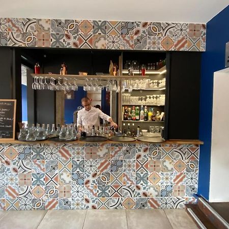 Hotel Restaurant La Place Saint-Amand-Mont-Rond Εξωτερικό φωτογραφία