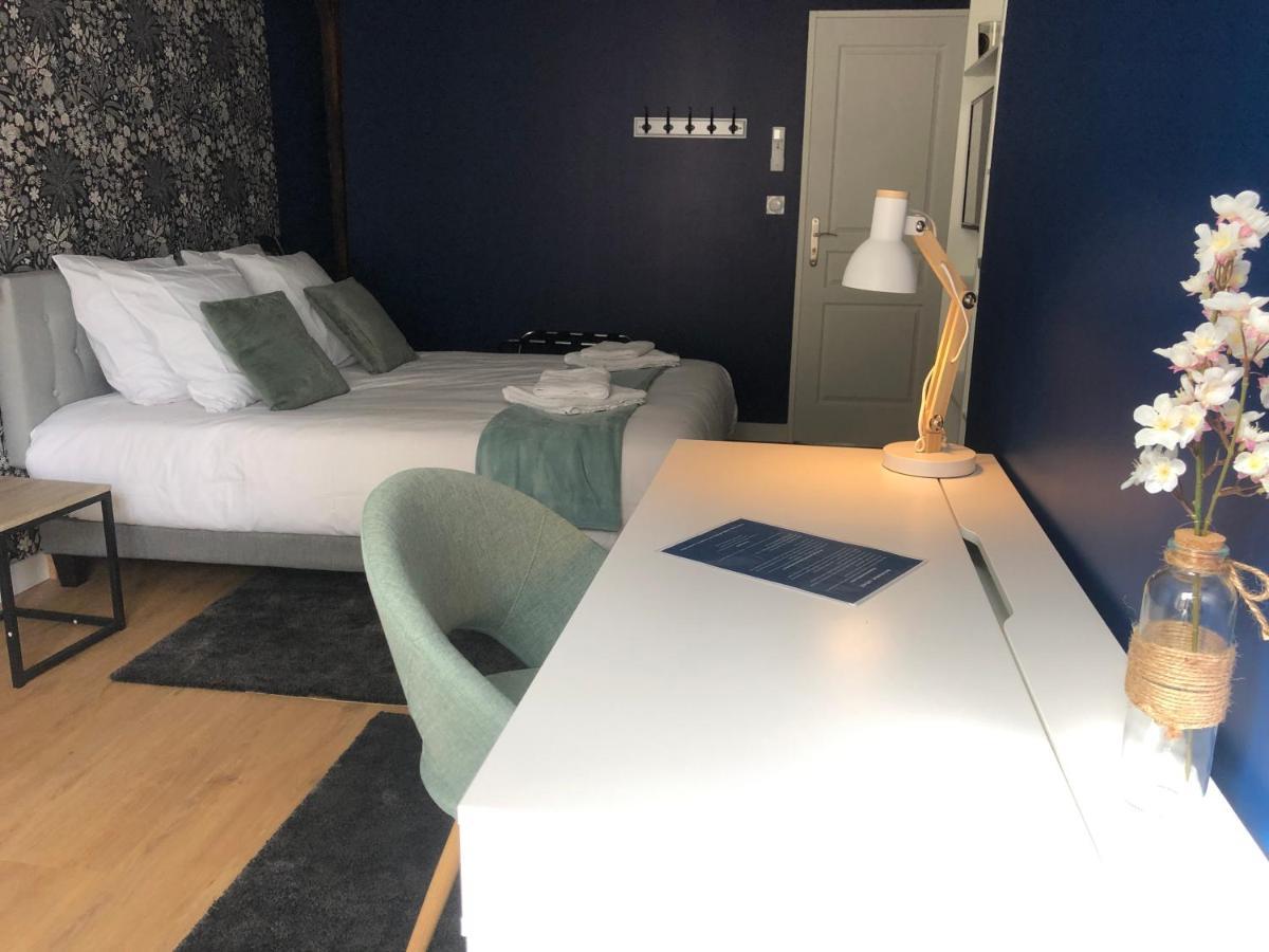 Hotel Restaurant La Place Saint-Amand-Mont-Rond Εξωτερικό φωτογραφία