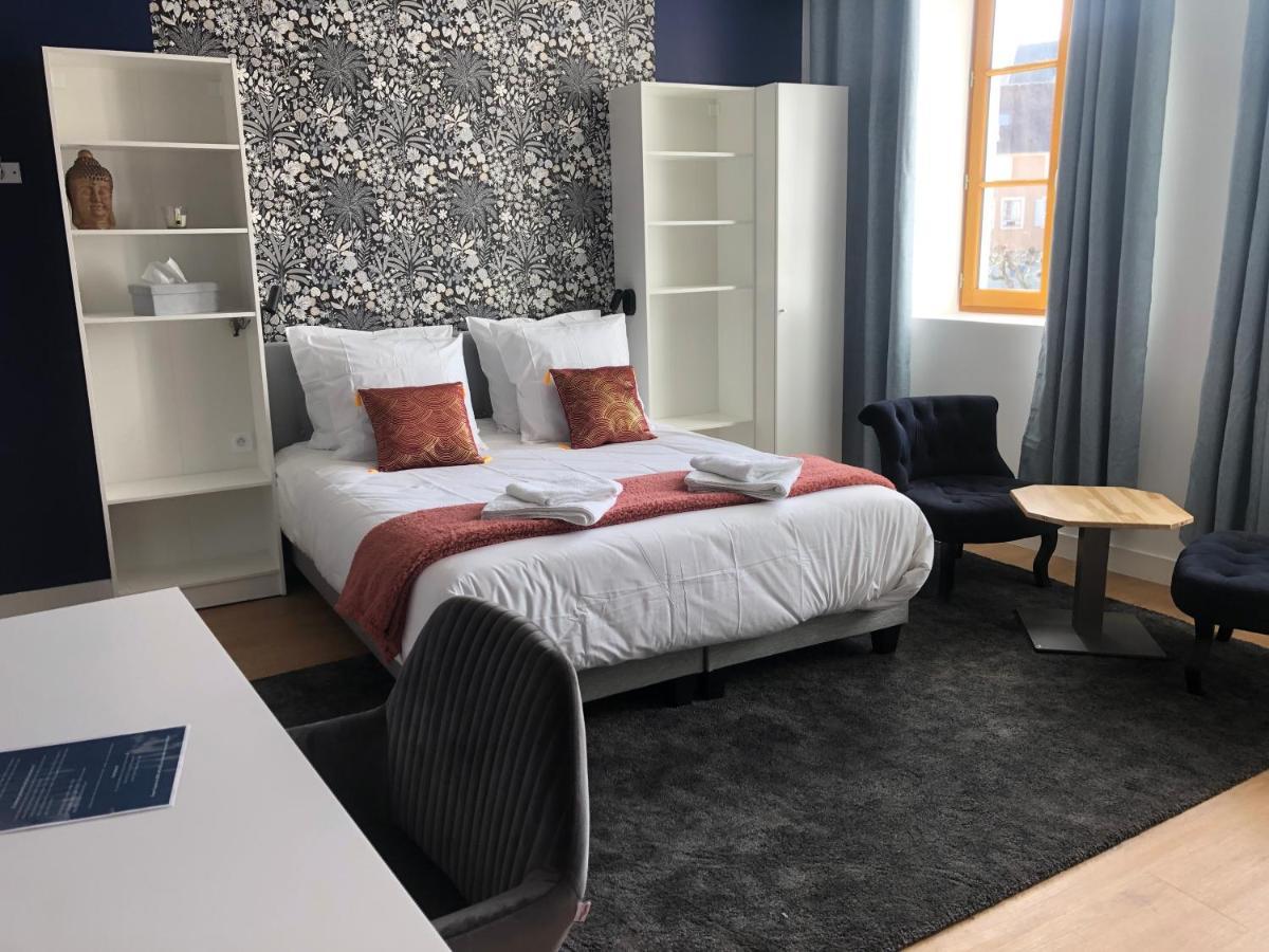 Hotel Restaurant La Place Saint-Amand-Mont-Rond Εξωτερικό φωτογραφία