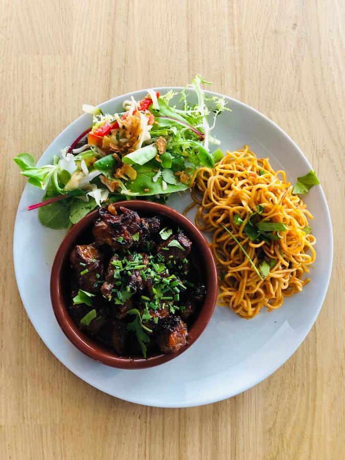 Hotel Restaurant La Place Saint-Amand-Mont-Rond Εξωτερικό φωτογραφία