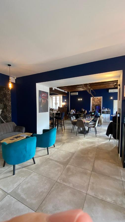 Hotel Restaurant La Place Saint-Amand-Mont-Rond Εξωτερικό φωτογραφία